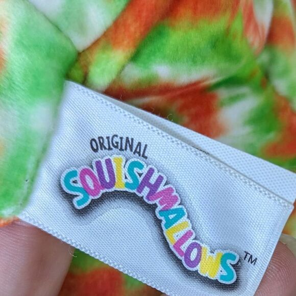 Squishmallow Winifred the Chameleon 8" - Picture 5 of 6